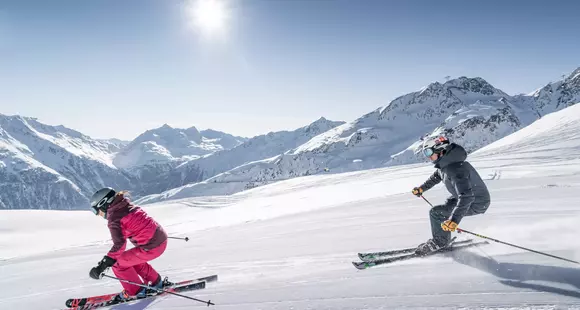 Winterskigebiete in Sölden und Gurgl laden Skifans zu den ersten Schwüngen